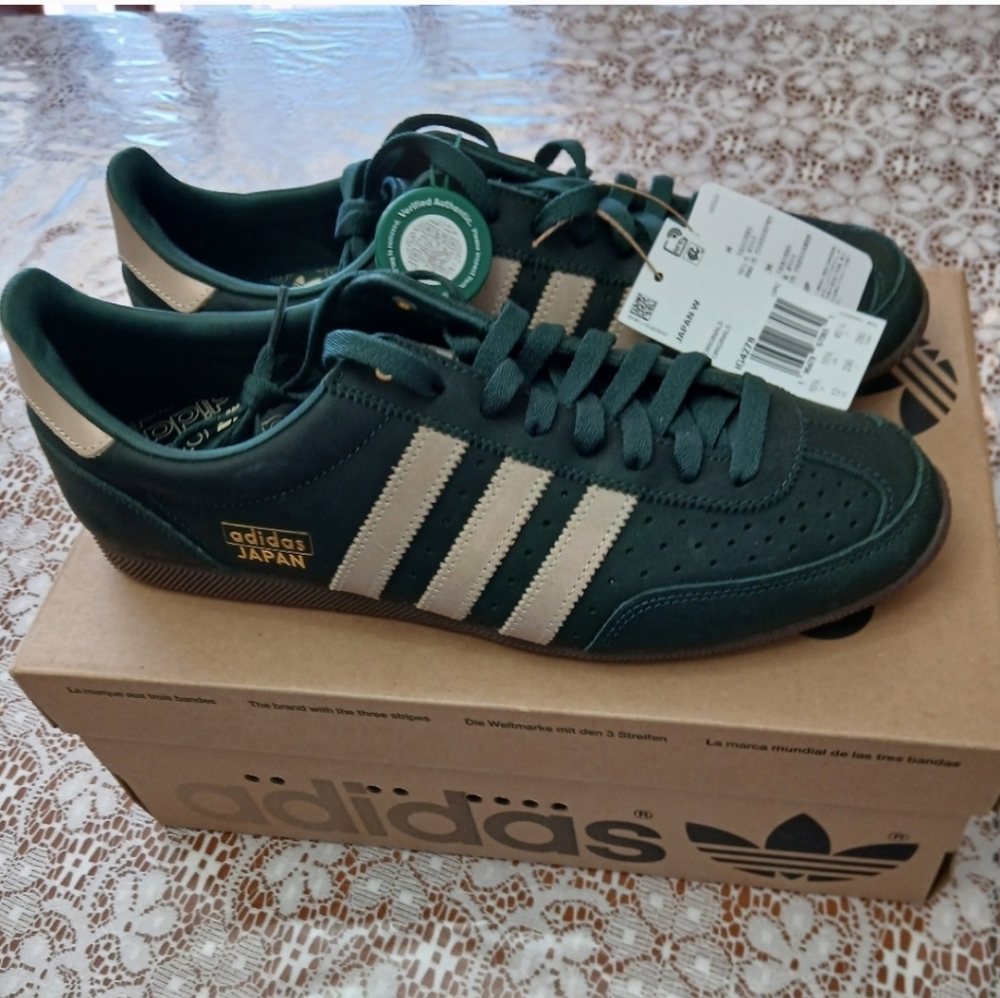 Adidas Woen's Dark Green and Cream Sneakers